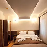 Pera Line Hotell 2*