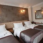 Pera Line Hotell 2*