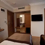 Hotell Pera Line 2*