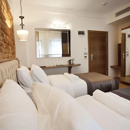 Pera Line Hotel