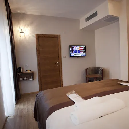 Pera Line 2* Istambul