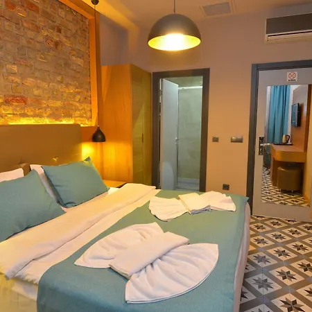 Pera Line 2* Istambul