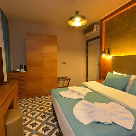 Pera Line 2* Istambul