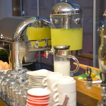 Pera Line 2* Istambul