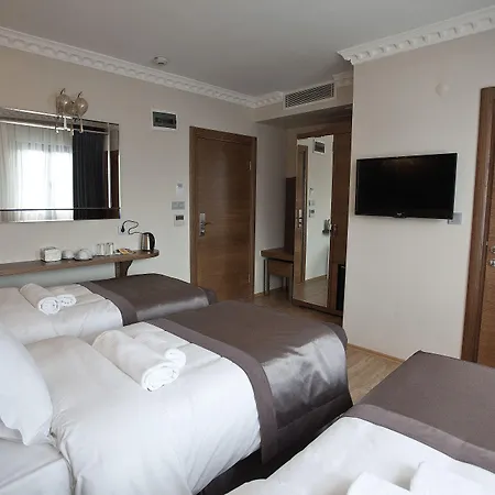Pera Line Hotel
